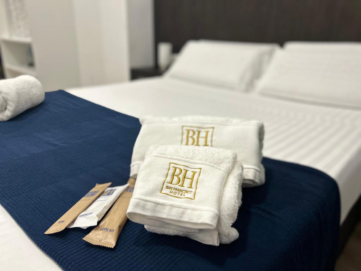 Apartamentos Bh Suites อาลิกันเต ภายนอก รูปภาพ