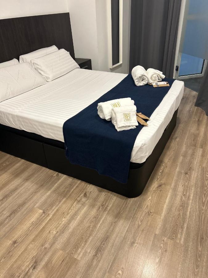 Apartamentos Bh Suites อาลิกันเต ภายนอก รูปภาพ